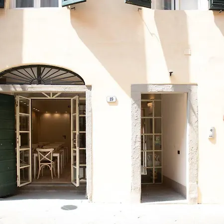 Residenza Di Via Fontana 3* Lucca